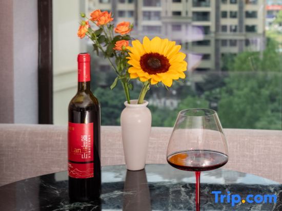 Guanghan Minshan Jingyun Hotel in Deyang, People's Republic of China