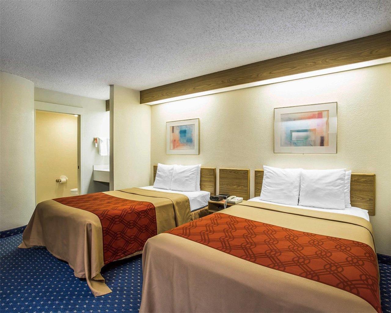 Econo Lodge Denver International Airport - photo 22
