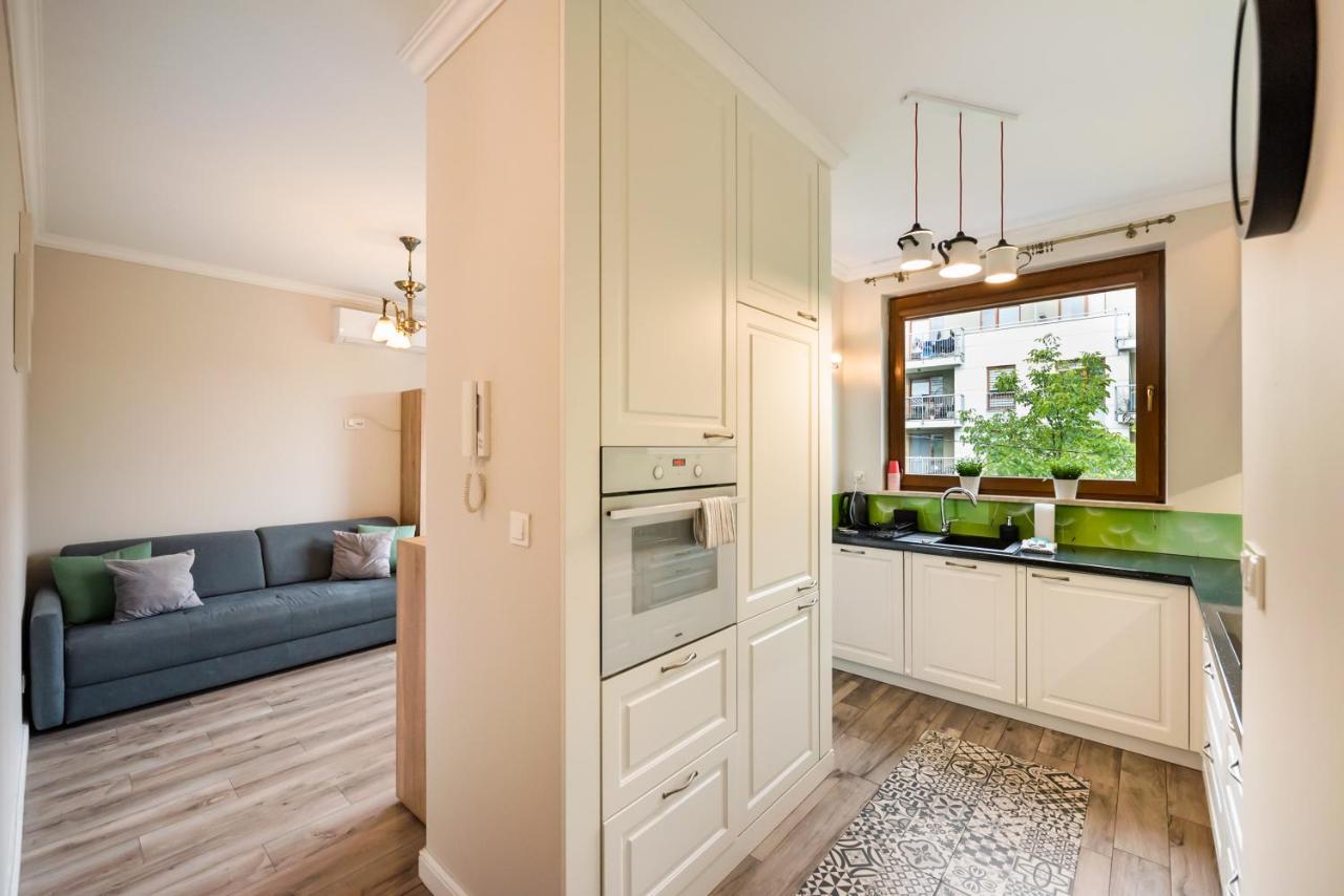 Prestige Verdant Apartment by Bookinghost — 4-Star Luxury Hotel in Warsaw, Poland