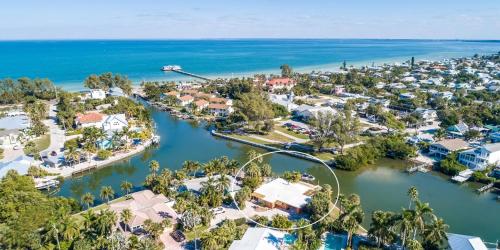 Island Sea Cret — 4-Star Luxury Hotel in Anna Maria, United States
