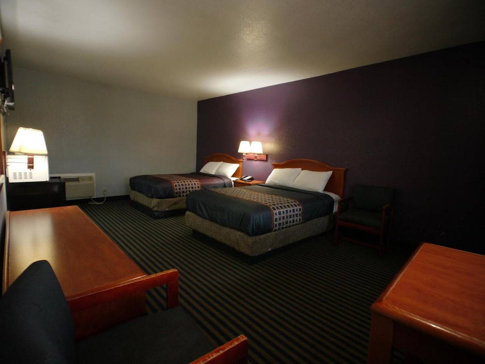 Texas Inn Airport McAllen - photo 12