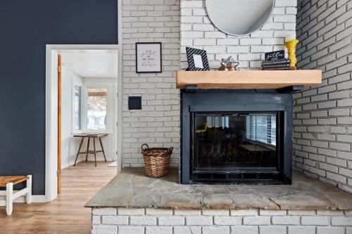 #StayInMyDistrict Historic Charming Bungalow — 4-Star Luxury Hotel in Twin Falls, United States