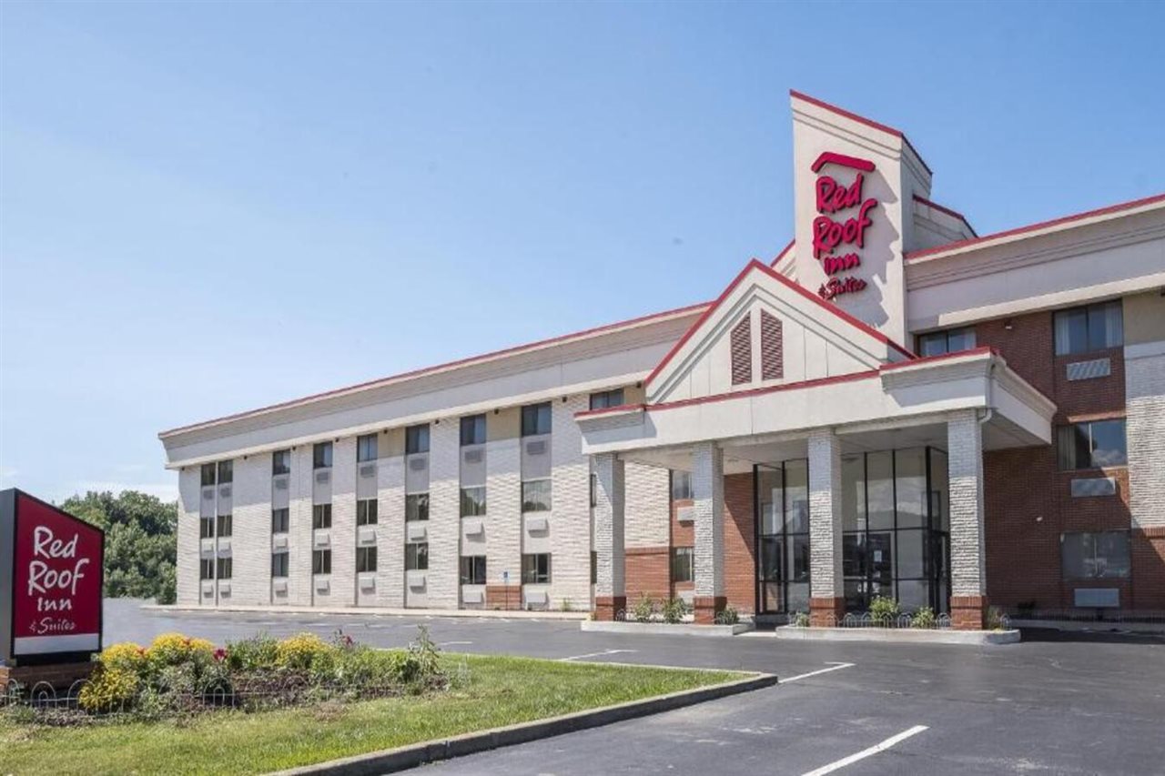 Red Roof Inn and Suites Cleveland Elyria in Elyria, United States