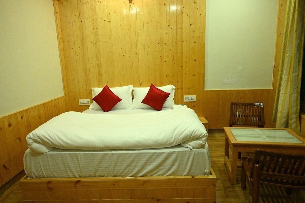 Khwabeeda Stays in Banjar, India