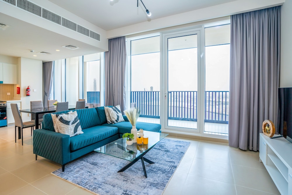 Tanin Breathtaking Unobstructed Canal Views Apartment — 5-Star Luxury Hotel in Dubai, United Arab Emirates