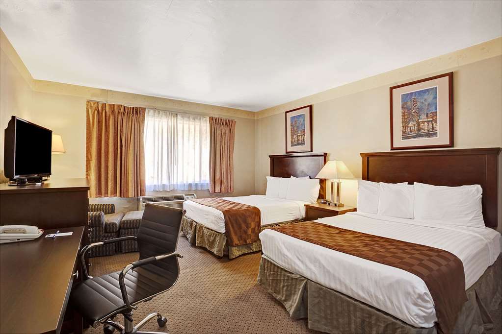 Travelodge by Wyndham Everett City Center - photo 12