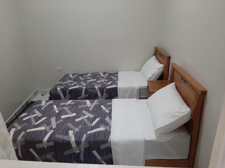 Ground Floor 2 Bedroom Apartment City Centre Location Optic Fibre Wifi — 4-Star Luxury Hotel in Tangier, Morocco