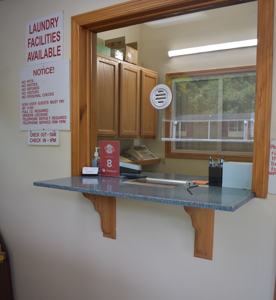 South Hills Motel - photo 36