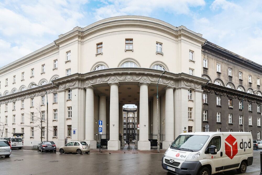 Spacious Retro Apartment in the Center of Cracow by Noclegi Renters — 4-Star Luxury Hotel in Krakow, Poland