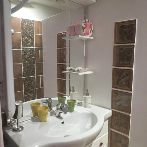 Mas Myro - carbon neutral hotel in Uzes