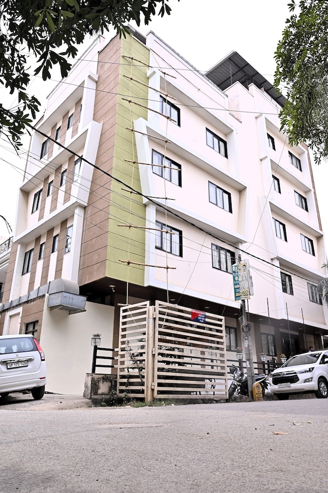 Naman Studio Hotel - last minute hotel in Varanasi