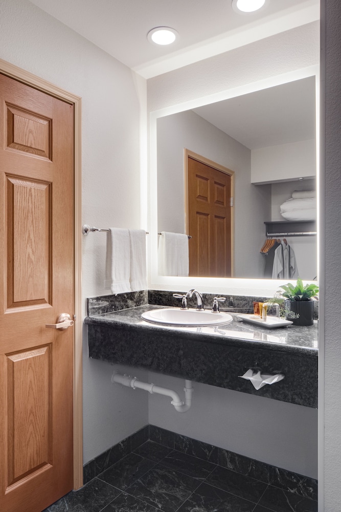 Ayres Suites Mission Viejo Lake Forest - photo 19