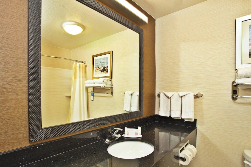 Fairfield Inn & Suites by Marriott Madison West Middleton - photo 13
