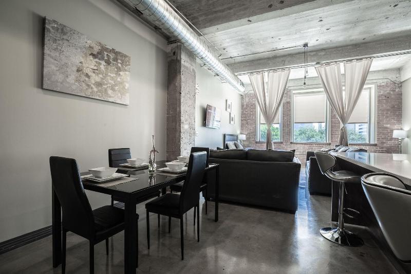 Luxury Downtown Dallas Stay by Amyfinehouse - photo 24