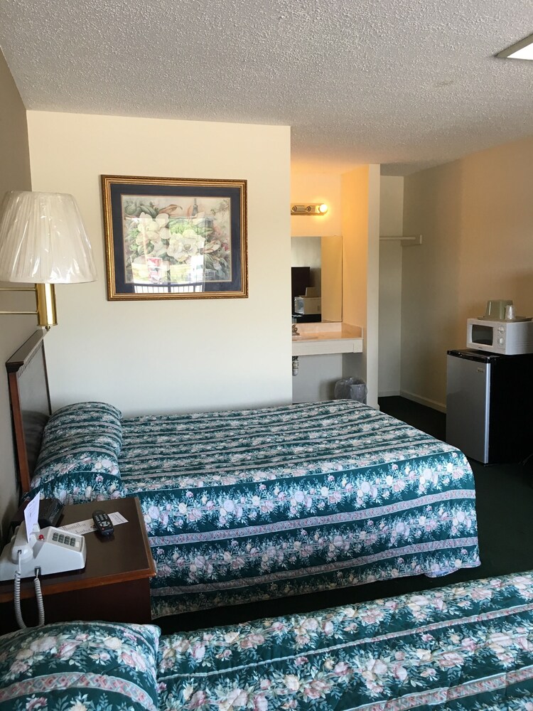 McCaig Motel - photo 3