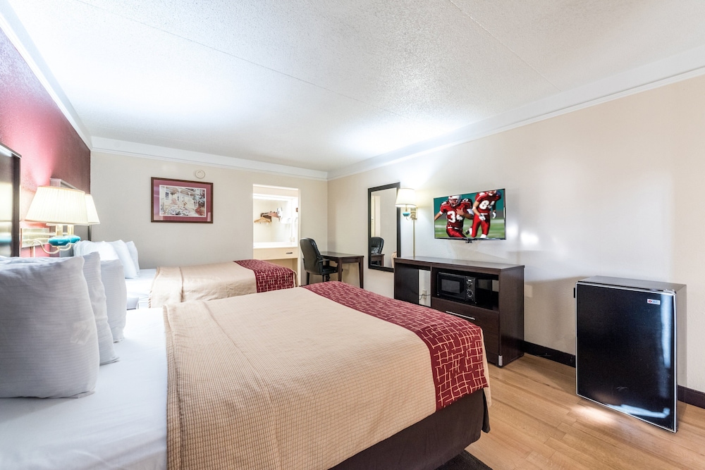 Red Roof Inn & Suites Clinton TN - photo 6