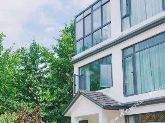 Pengzhou River Bridge Building in Jiannan, People's Republic of China