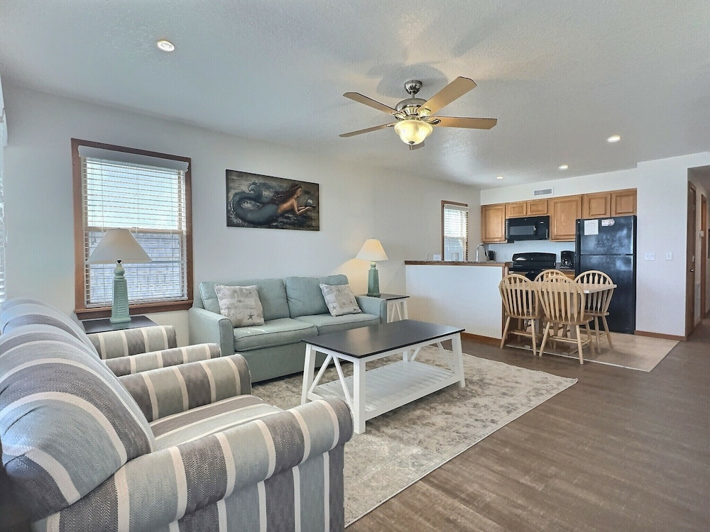 Lighthouse View Oceanfront Lodging - photo 42