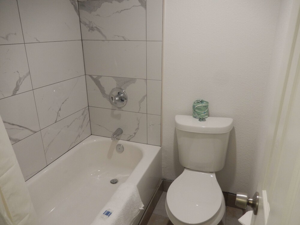 Studio 6 Houston TX Intercontinental Airport South - photo 6