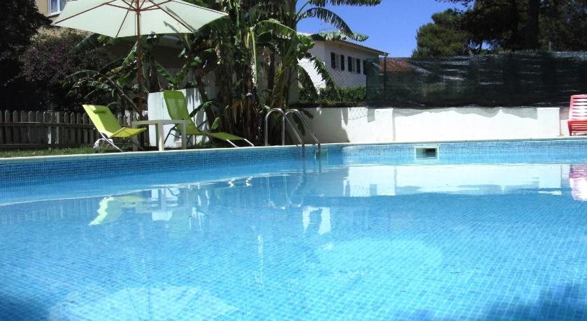 White House Cascais Bed & Breakfast
