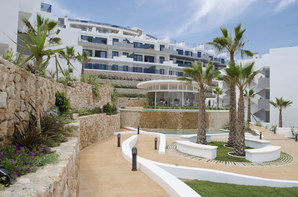 Ocean View Apartment — 4-Star Luxury Hotel in Elche, Spain
