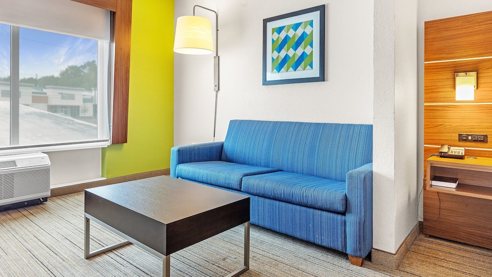Holiday Inn Express & Suites Mobile University Area by IHG - photo 23