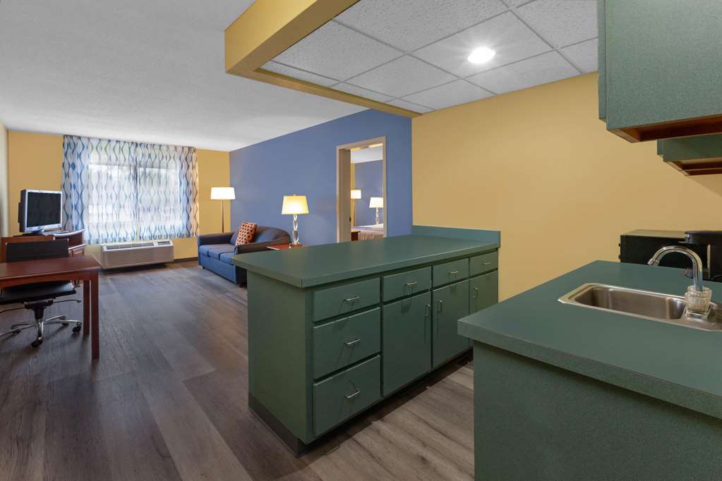 Days Inn by Wyndham Milan Sandusky South - photo 17