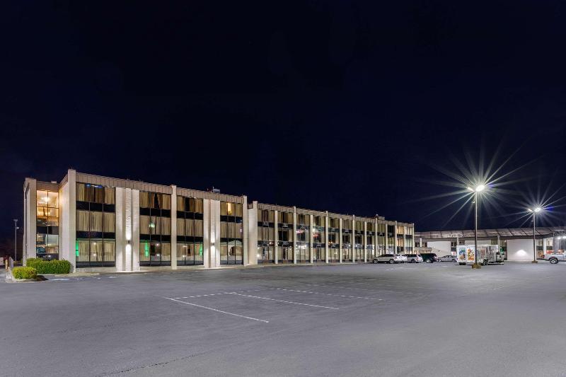 Clarion Inn - photo 3