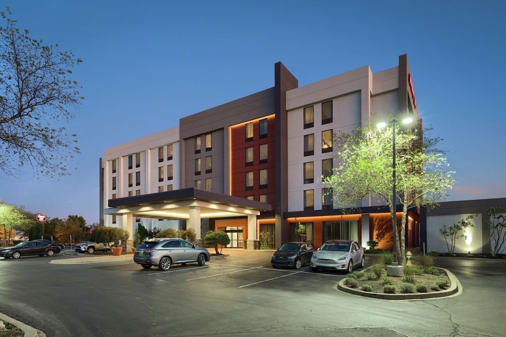 Hampton Inn Louisville Northeast - photo 39