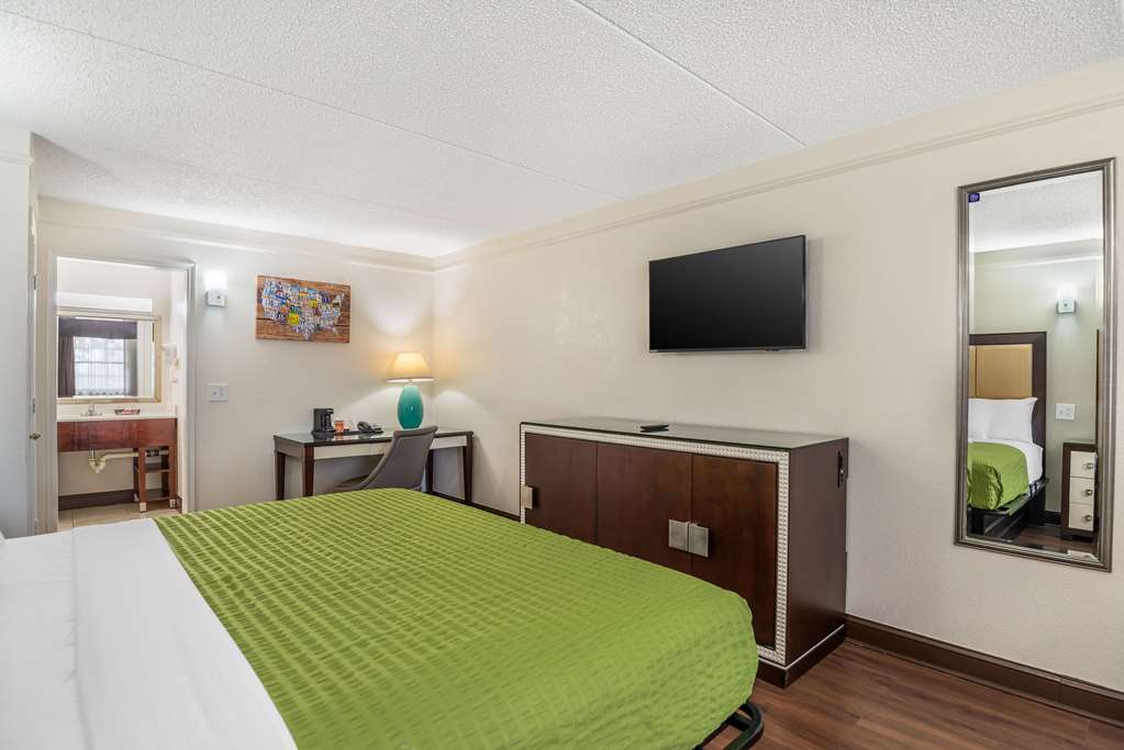 Econo Lodge Richmond North Chesterfield - photo 23