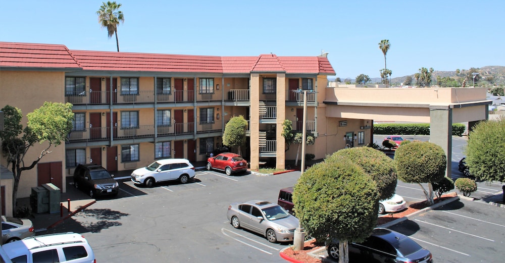 Rancho San Diego Inn and Suites - photo 24