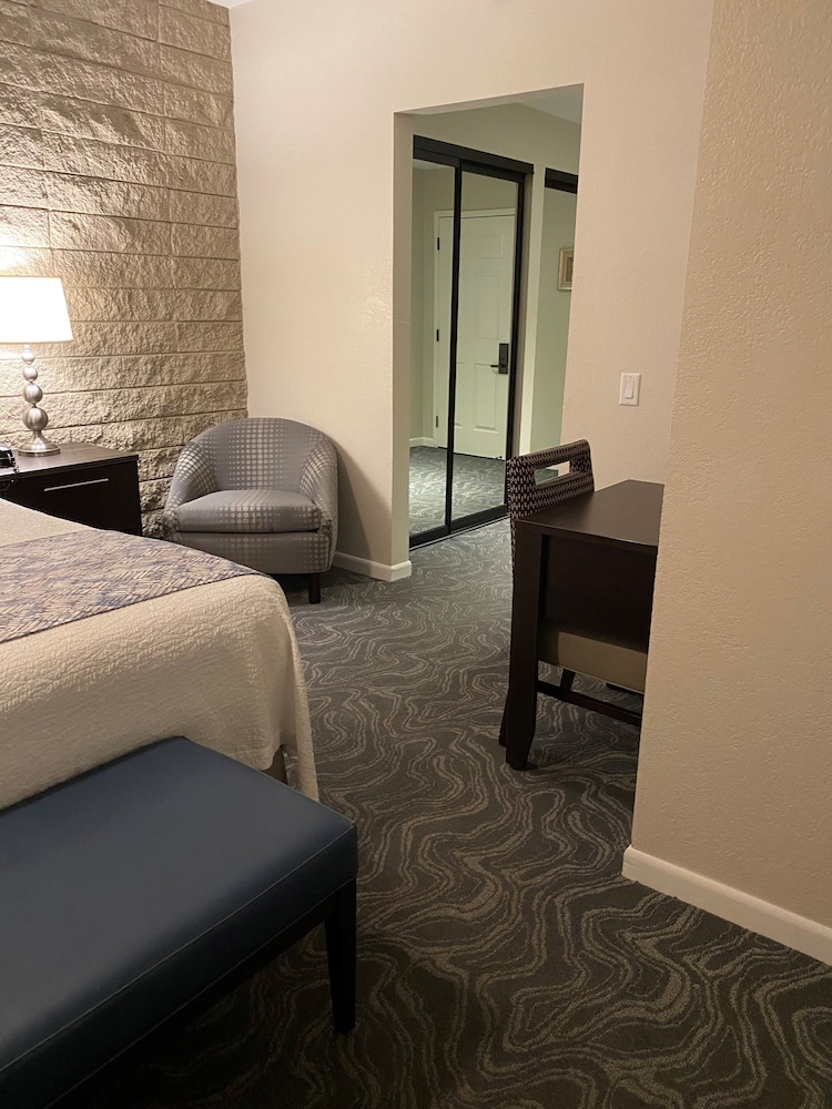 GetAways at Palm Springs Tennis Club - photo 9