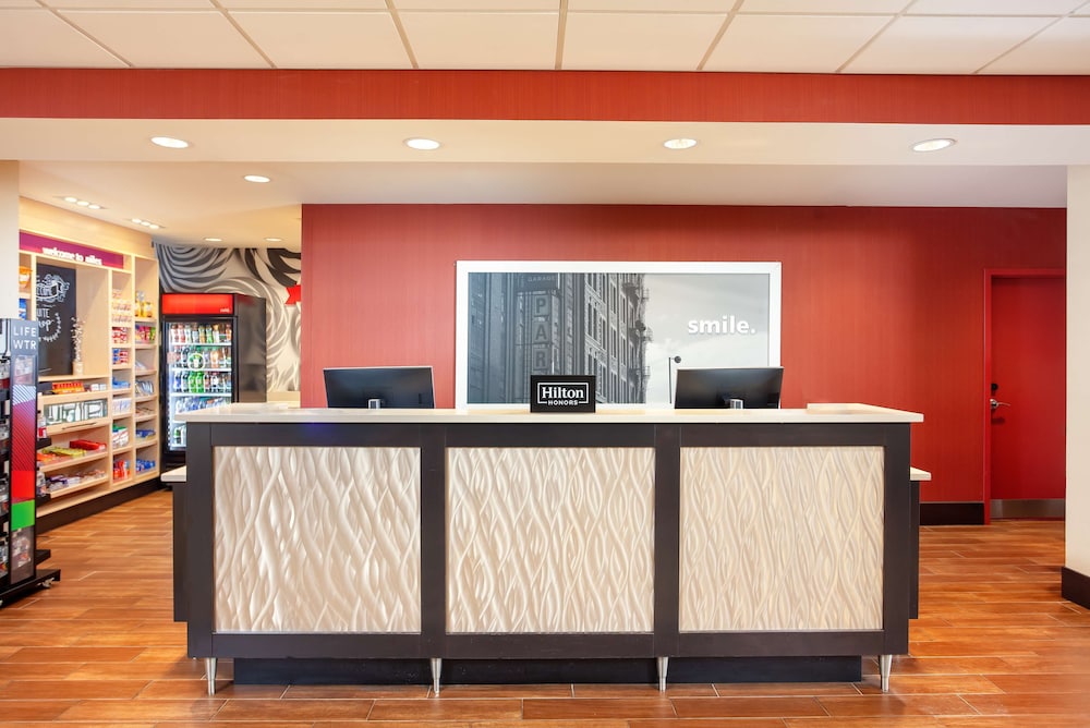 Hampton Inn & Suites Niles Warren - photo 4