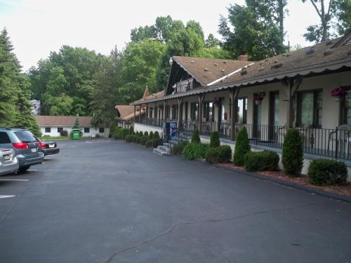 Alpenhause Motel Queensbury - photo 2