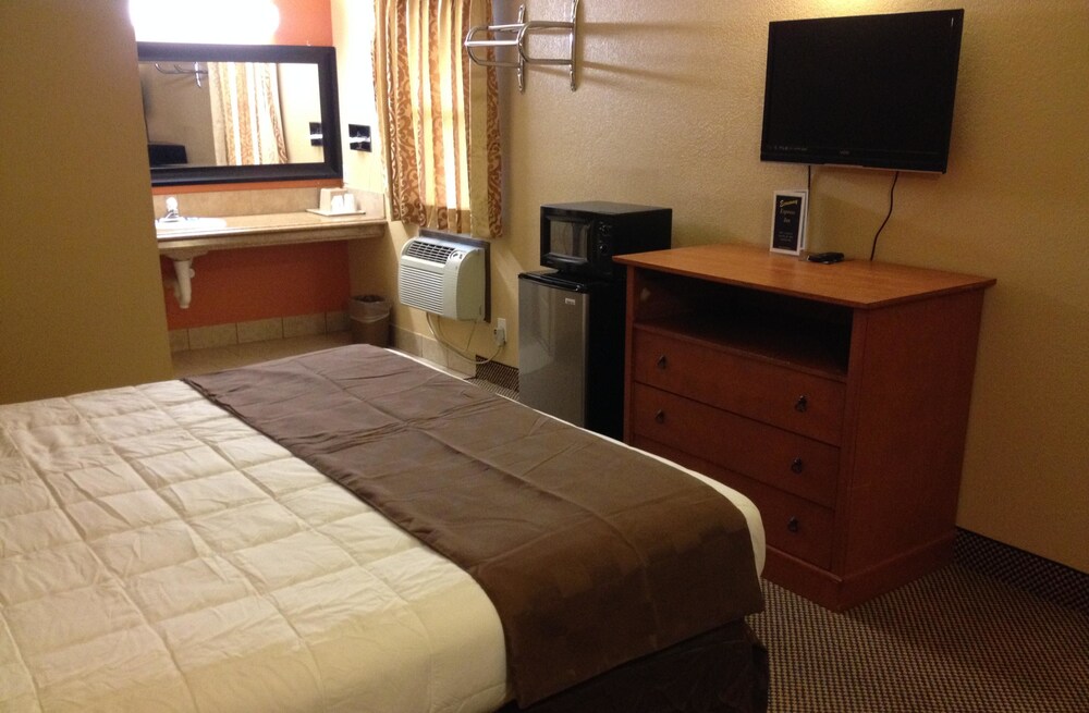 Economy Express Inn - photo 9