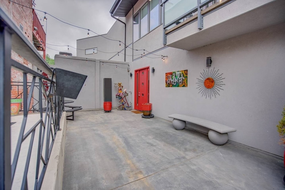 3BR Modern Marveldowntown Customprivate Balcony - photo 45
