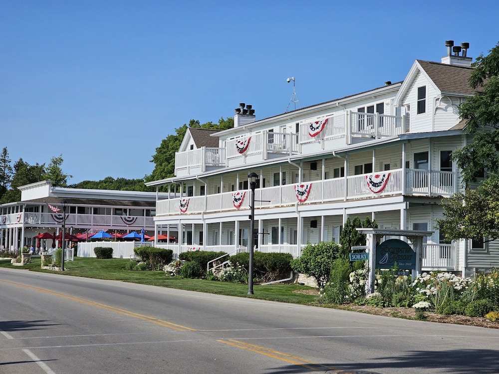 Edgewater Resort - carbon neutral hotel in Ephraim