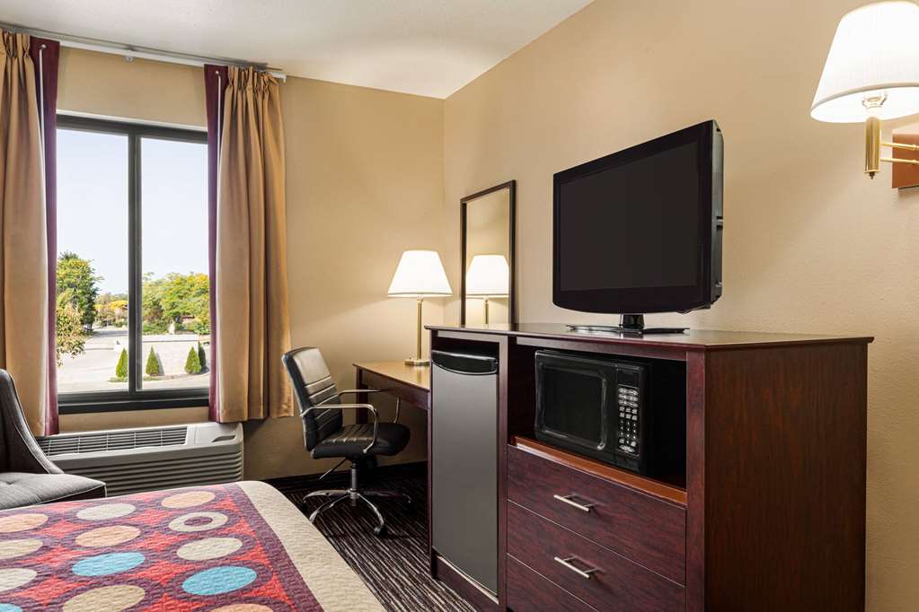 Super 8 by Wyndham Germantown Milwaukee - photo 26