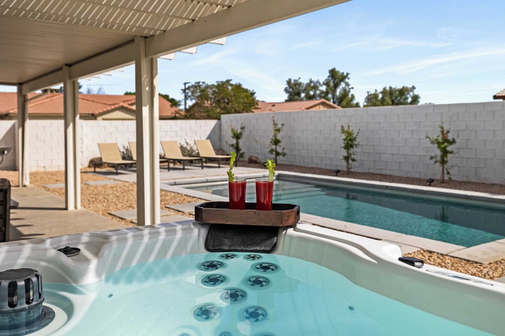 Montego by Avantstay Private Yard w Pool & Hot Tub - photo 34