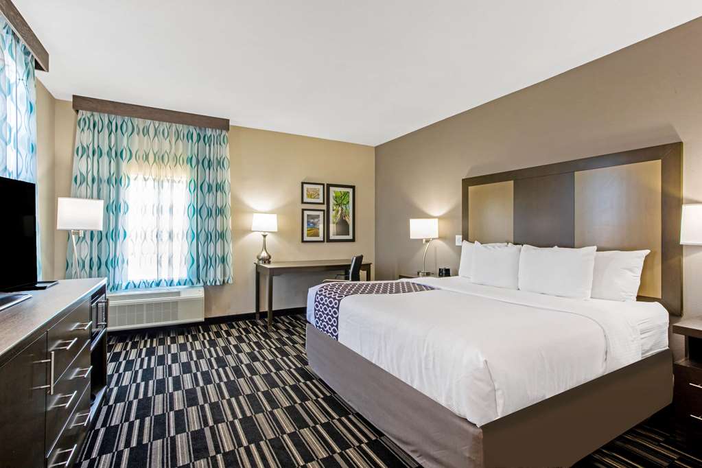 La Quinta Inn & Suites by Wyndham Sweetwater East - photo 10