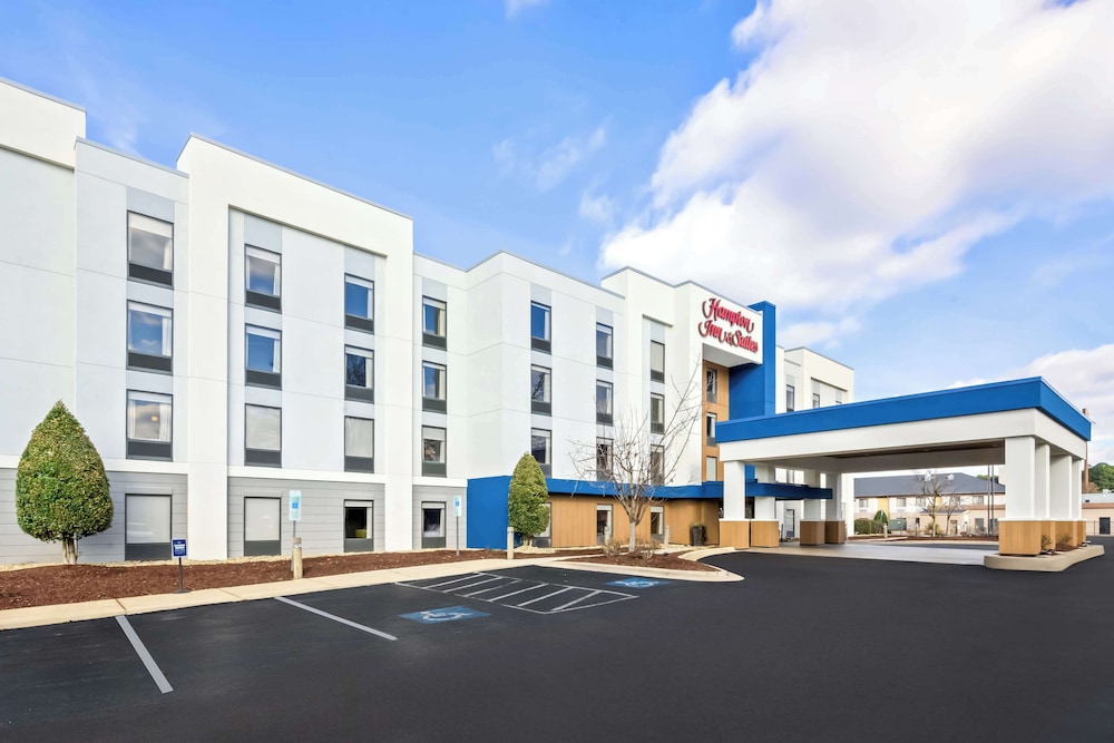 Hampton Inn & Suites Wilson I 95 - photo 43