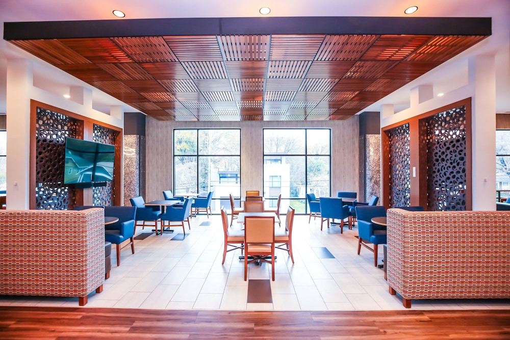 Holiday Inn Express & Suites Charlotte South End by IHG - photo 100