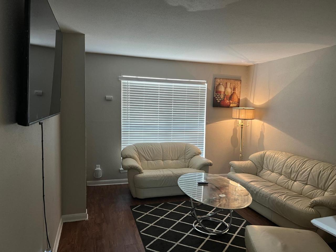 Lovely 1 Bedroom Townhome with Nice Amenities — 4-Star Luxury Hotel in Houston, United States