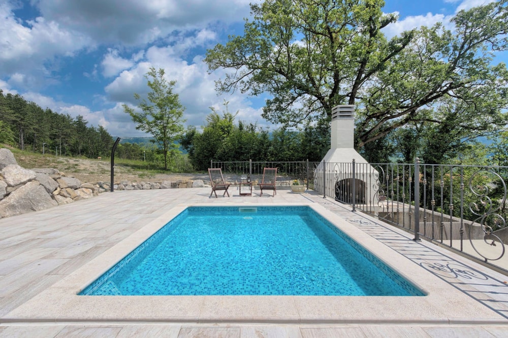 Villa Lapis — 4-Star Luxury Hotel in Buzet, Croatia
