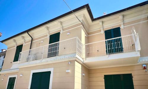 Splendido trilo con posto auto — 4-Star Luxury Hotel in Varazze, Italy