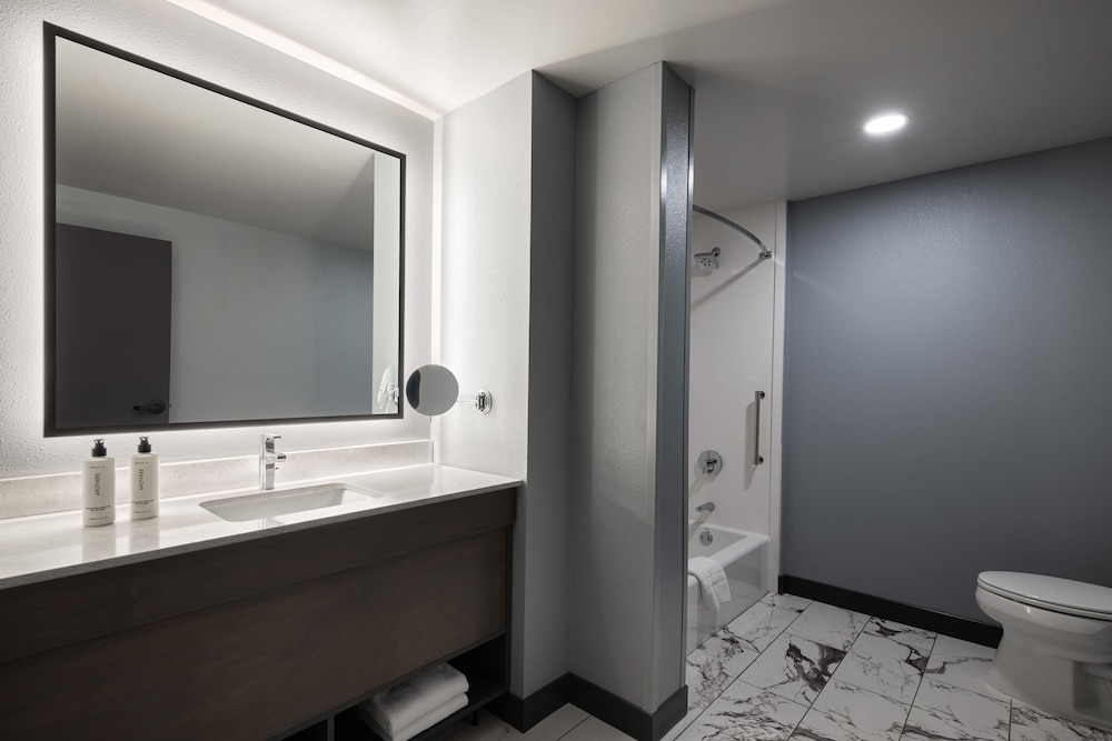 Crowne Plaza Kearney by IHG - photo 26