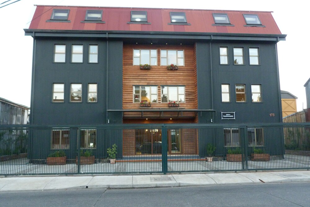 Edificio Guadalauquen — 4-Star Luxury Hotel in Valdivia, Chile
