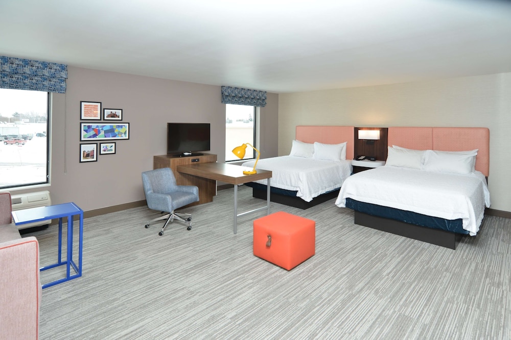 Hampton Inn & Suites Menomonie UW Stout - photo 14