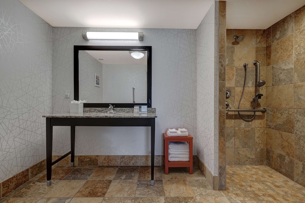 Hampton Inn & Suites Seattle Federal Way - photo 42