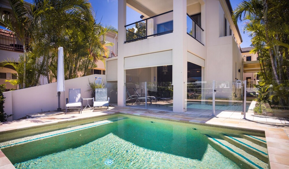 Luxe Sanctuary Cove — Hope Island